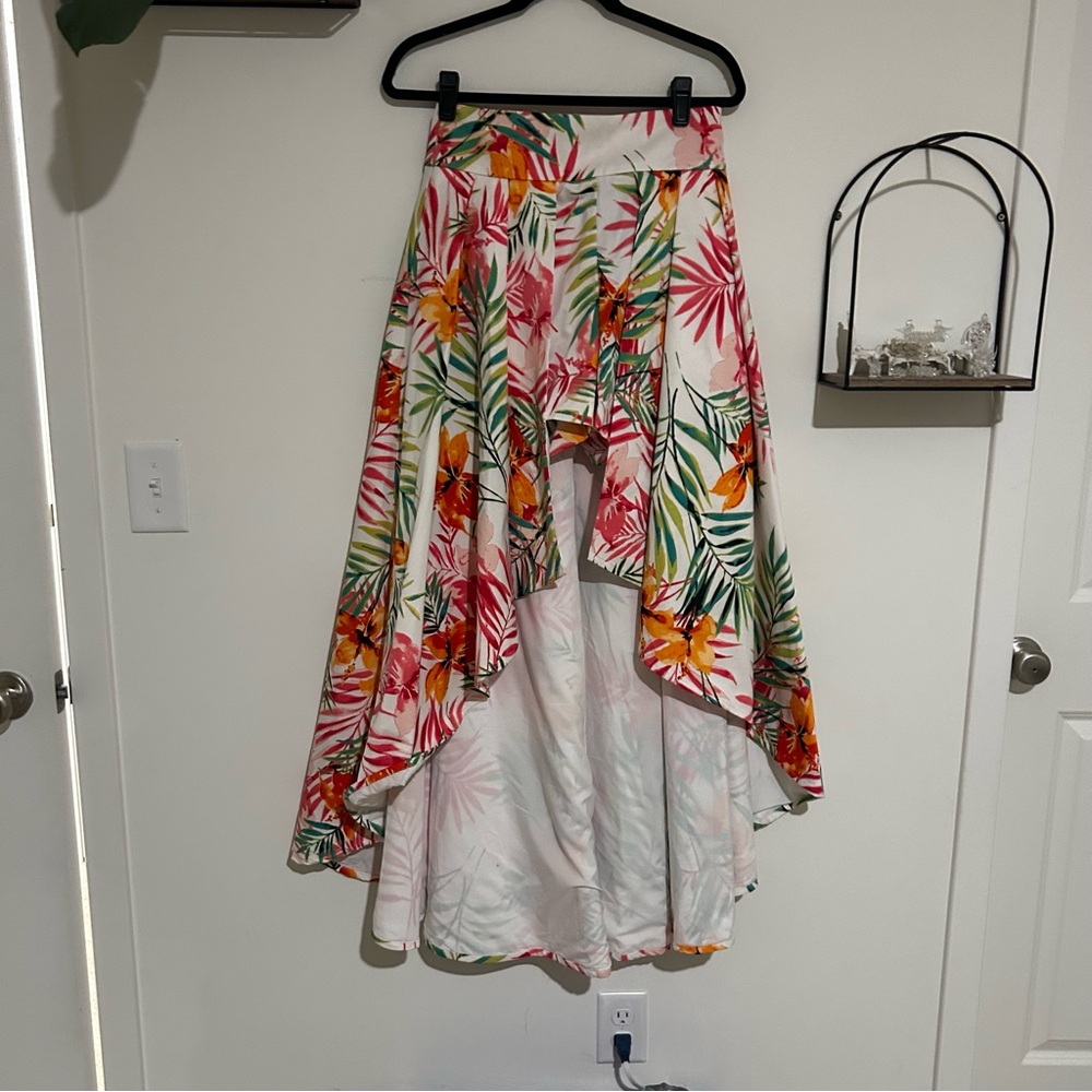 NWT NY&C New York &‎ Company Tropical Floral High Low Skirt Skort Size Small